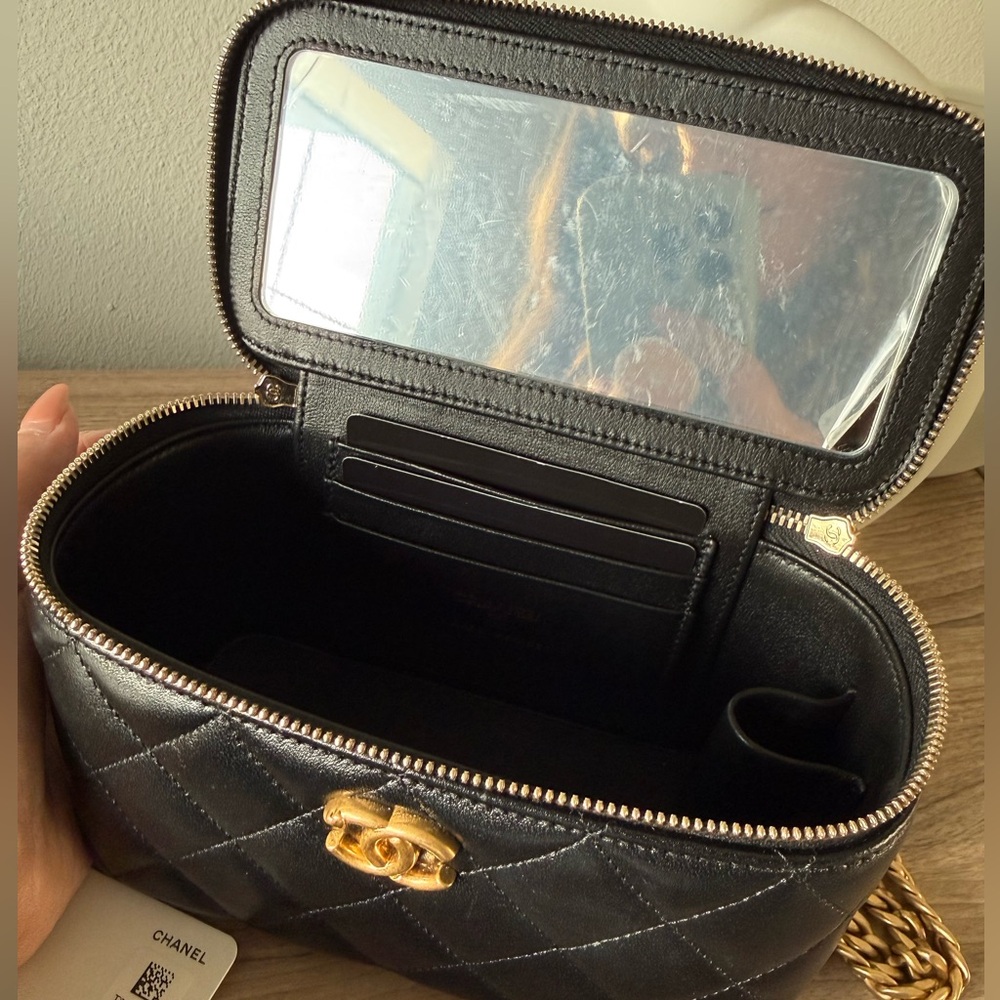 Chanel Lambskin Sweetheart Vanity Case with Mirror and Crossbody Chain - Picture 10 of 12